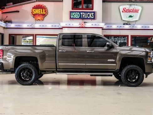 Used 2015 Chevrolet Silverado 2500 High Country w/ Duramax Plus Package image 10