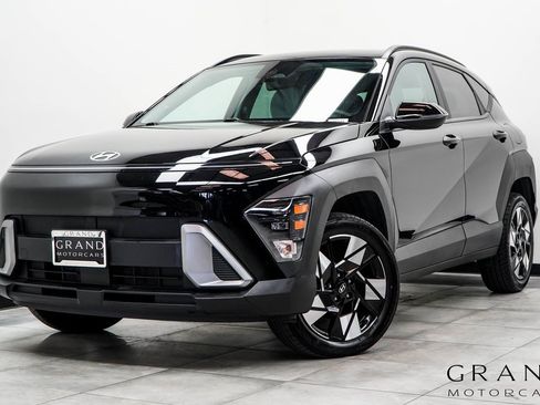 Used 2025 Hyundai Kona SEL image 1