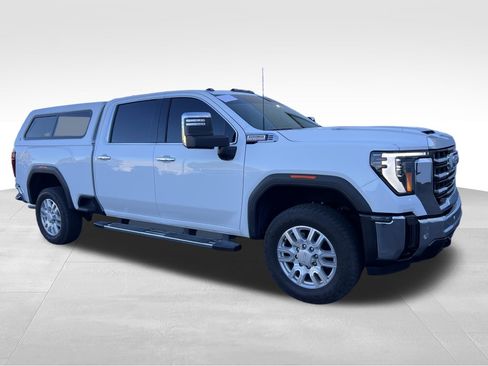 Used 2024 GMC Sierra 2500 SLT w/ SLT Premium Package AWD/4WD image 3