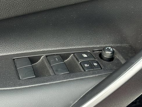 Used 2025 Toyota Corolla SE FWD image 12