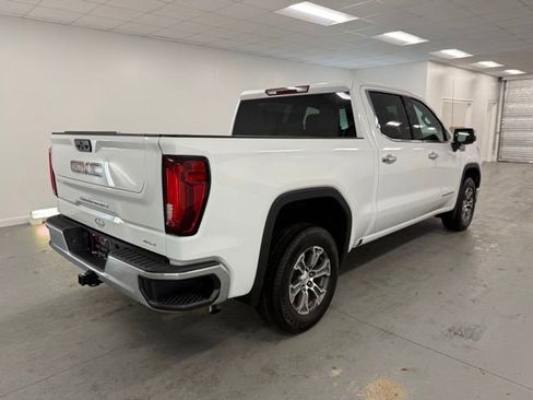 New 2026 GMC Sierra 1500 SLT image 6