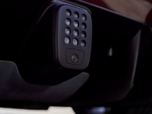 Used 2019 Ferrari 488 Spider image 17