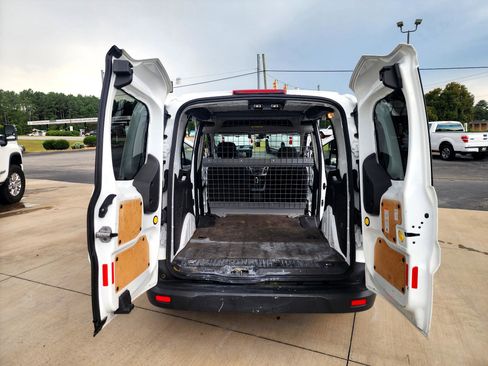 Used 2016 Ford Transit Connect XLT image 8