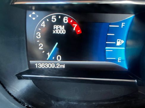 Used 2018 Ford Explorer XLT w/ Equipment Group 201A AWD/4WD image 13