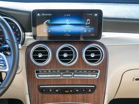 Used 2022 Mercedes-Benz GLC 300 image 13