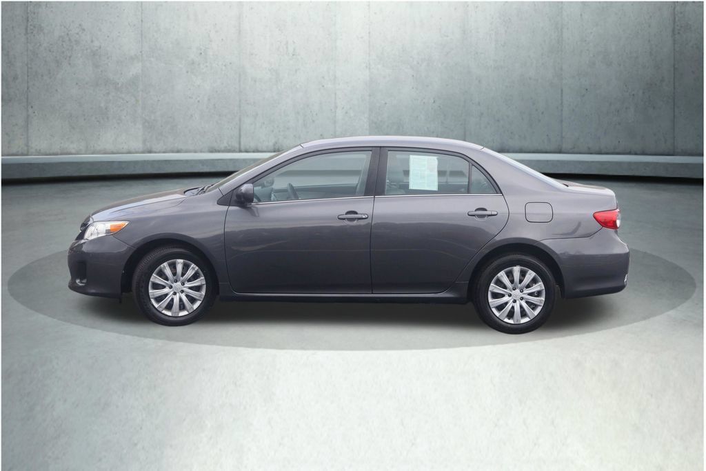Used 2013 Toyota Corolla LE FWD image 31