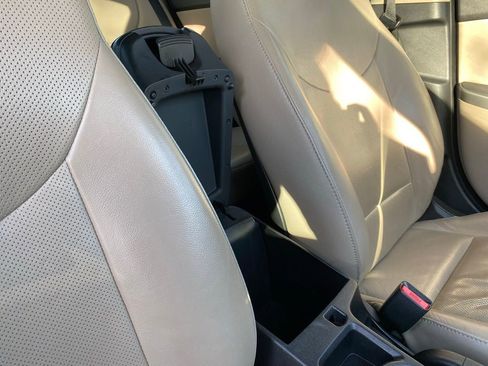 Used 2014 Hyundai Elantra Limited w/ Option Group 03 image 39