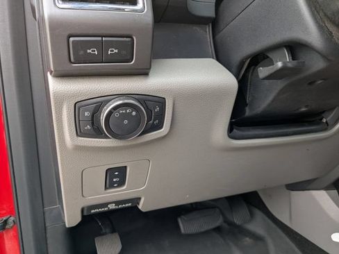 Used 2018 Ford F250 XLT w/ XLT Premium Package AWD/4WD image 14
