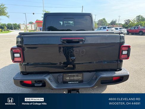 Used 2021 Jeep Gladiator Overland AWD/4WD image 7