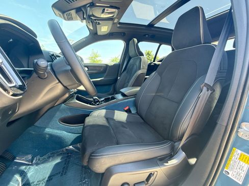Used 2023 Volvo XC40 Recharge Plus w/ Protection Package Premier AWD/4WD image 13