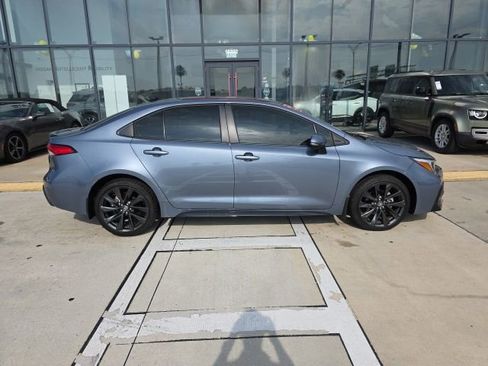 Used 2025 Toyota Corolla SE w/ Convenience Package FWD image 3