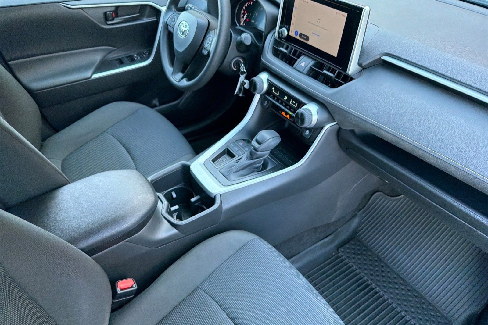 Certified 2025 Toyota RAV4 LE FWD image 15