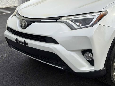 Used 2018 Toyota RAV4 Limited image 32