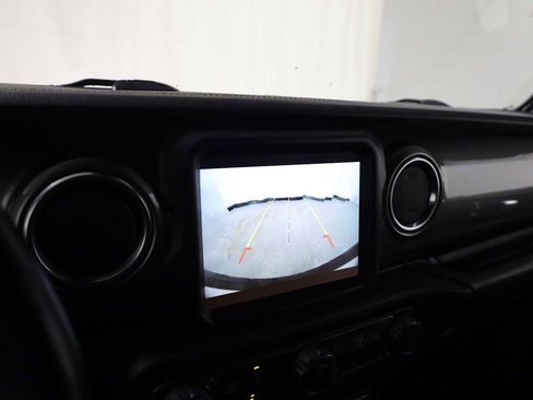 Used 2019 Jeep Wrangler Unlimited Sahara image 31