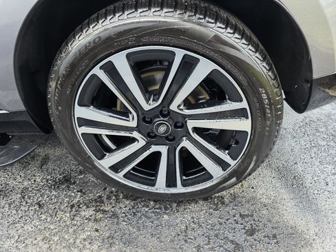 Used 2023 Land Rover Range Rover SE image 9