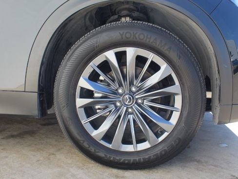 Certified 2025 MAZDA CX-70 3.3 Turbo w/ Preferred Package image 9