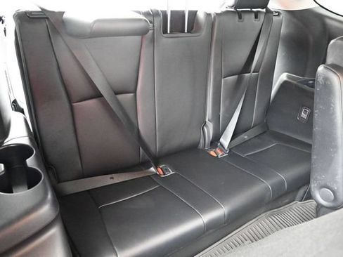 Used 2023 Toyota Highlander XLE AWD/4WD image 25