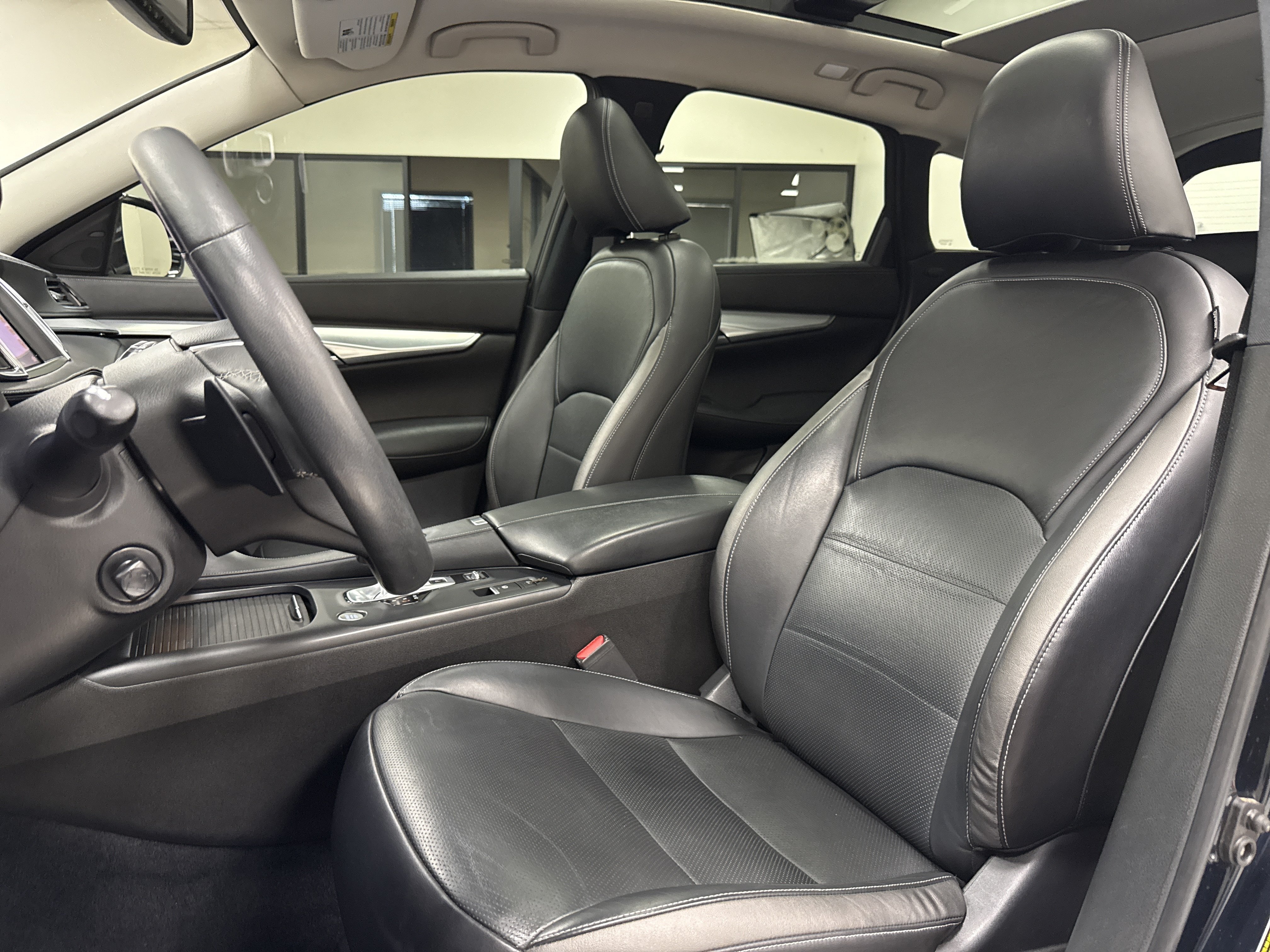 Used 2019 INFINITI QX50 FWD image 12