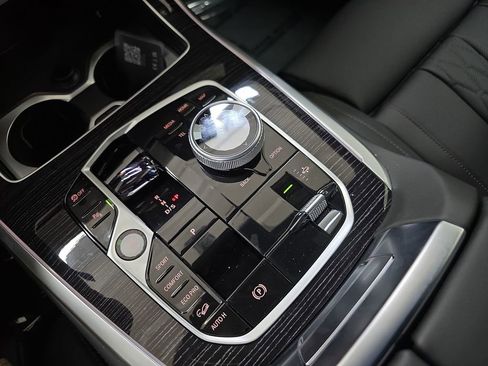 New 2026 BMW X7 M60i image 18