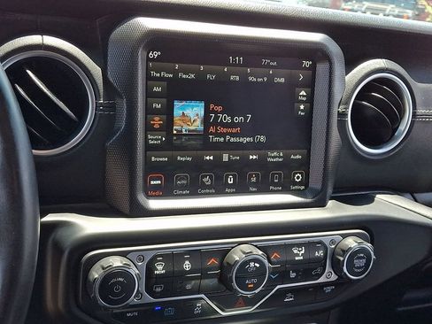 Used 2023 Jeep Wrangler Unlimited Sahara w/ Dual Top Group AWD/4WD image 24