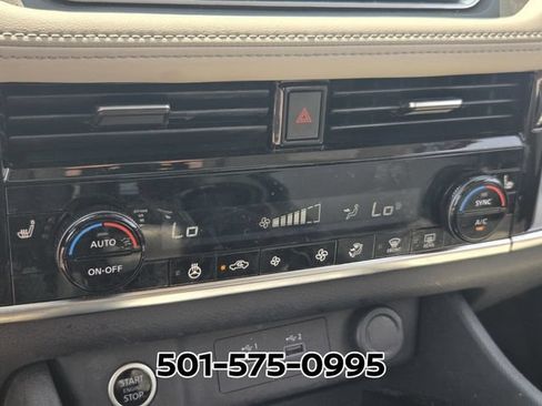 Used 2021 Nissan Rogue SV w/ Premium Package FWD image 23