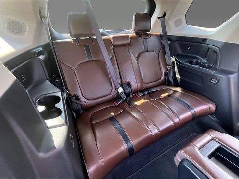 Used 2025 Honda Pilot Elite image 23