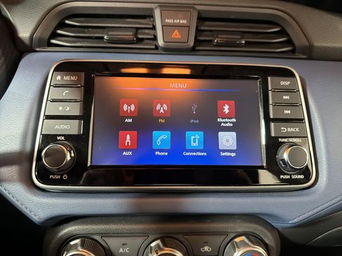 Used 2025 Nissan Versa SV FWD image 21