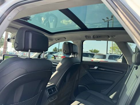 Used 2018 Audi Q5 Prestige w/ Prestige Package AWD/4WD image 17