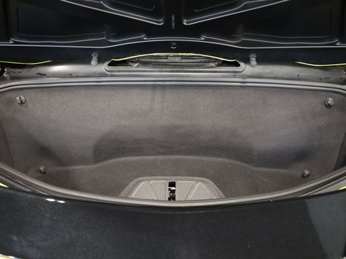 Used 2022 Chevrolet Corvette Stingray Premium Conv w/ Z51 Performance Package image 9