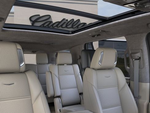 New 2026 Cadillac Escalade Platinum Luxury w/ LPO, Radiant Package AWD/4WD image 25