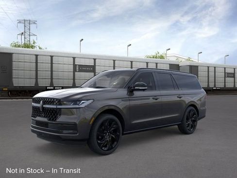 New 2026 Lincoln Navigator L Black Label AWD/4WD image 1