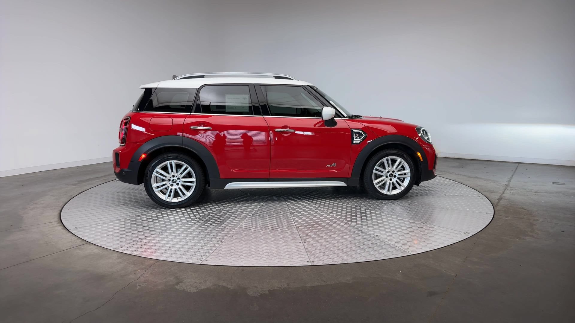 Certified 2024 MINI Cooper Countryman S w/ Signature Upholstery Package AWD/4WD image 9