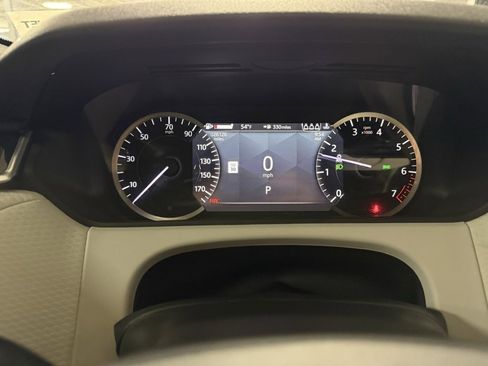 Used 2022 Land Rover Range Rover Velar R-Dynamic S image 10