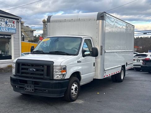 Used 2021 Ford E-350 and Econoline 350 Super Duty image 1