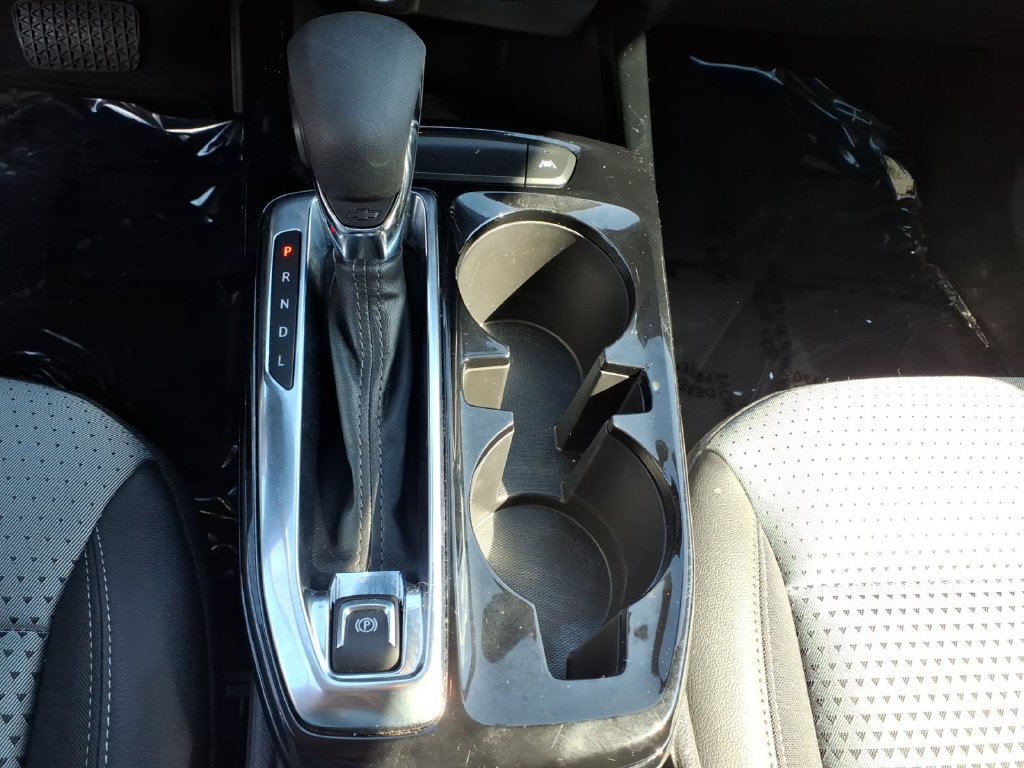 Used 2025 Chevrolet Trax LT w/ LT Convenience Package FWD image 11