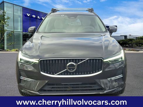 Certified 2022 Volvo XC60 B5 Momentum w/ Advanced Package image 2