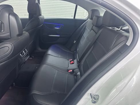 Used 2023 Mercedes-Benz C 300 Sedan image 4
