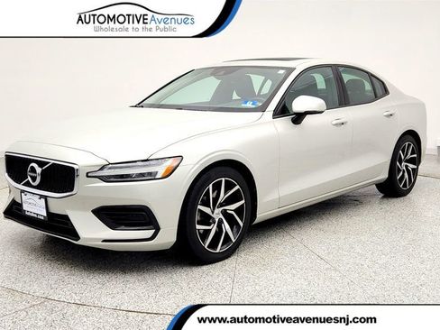 Used 2020 Volvo S60 T5 Momentum w/ Protection Package image 1