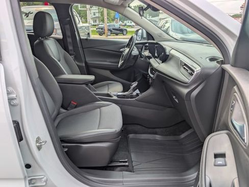 Used 2024 Buick Encore GX Preferred FWD image 12