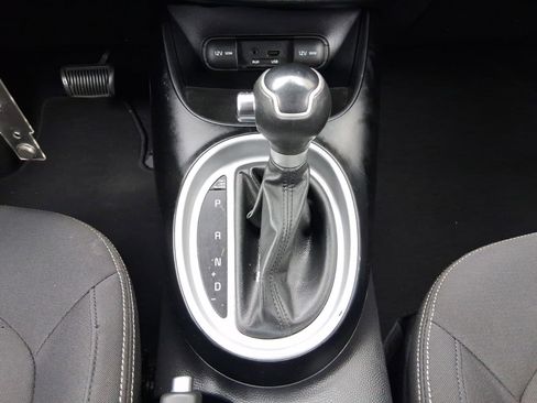 Used 2015 Kia Soul FWD image 27
