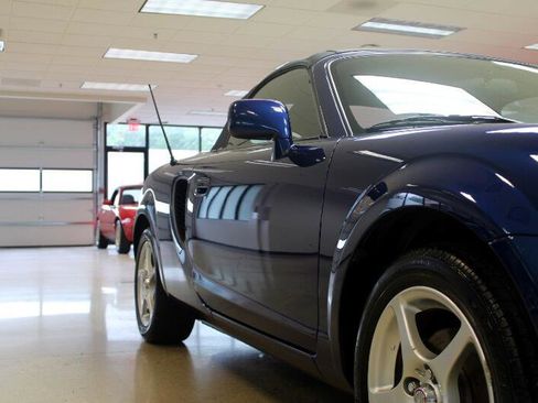 Used 2001 Toyota MR2 image 13