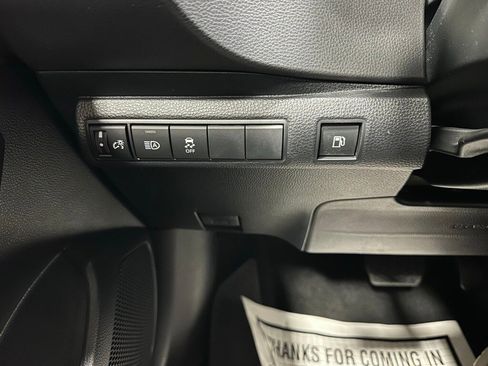 Used 2025 Toyota Corolla SE image 17