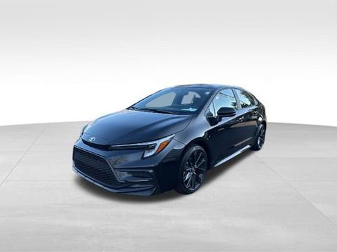 Used 2024 Toyota Corolla SE FWD image 2