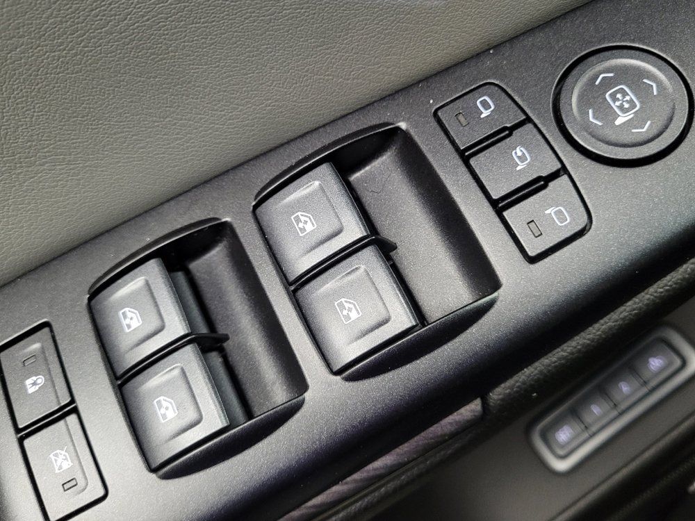 Used 2018 Chevrolet Tahoe LT AWD/4WD image 27