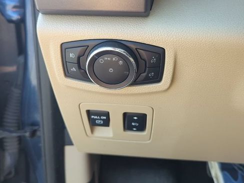 Used 2015 Ford F150 XLT w/ Equipment Group 302A Luxury AWD/4WD image 31