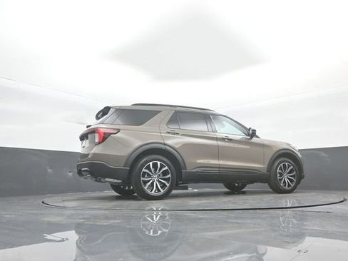 New 2026 Ford Explorer ST-Line AWD/4WD image 40
