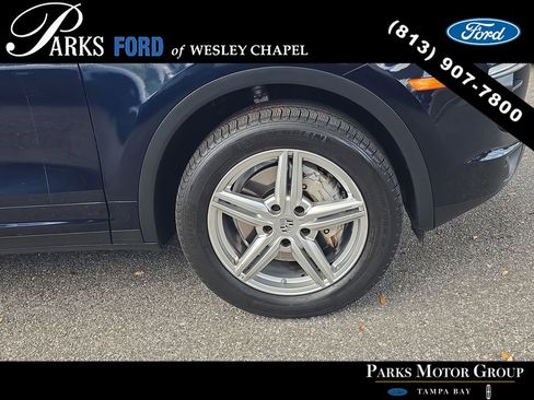 Used 2015 Porsche Cayenne S image 31