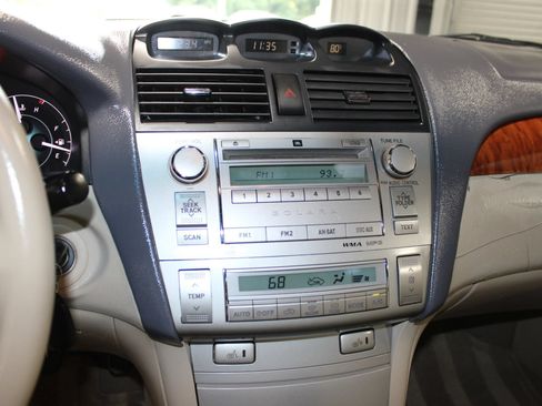 Used 2007 Toyota Solara SLE FWD image 12