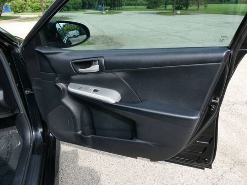 Used 2012 Toyota Camry SE FWD image 27