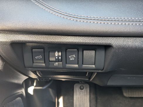 Certified 2025 Subaru Outback Limited w/ Tech Package 3 image 18